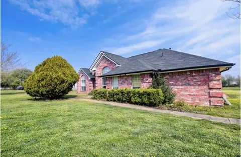 990 Treehouse Ln, Red Oak, TX 75154
