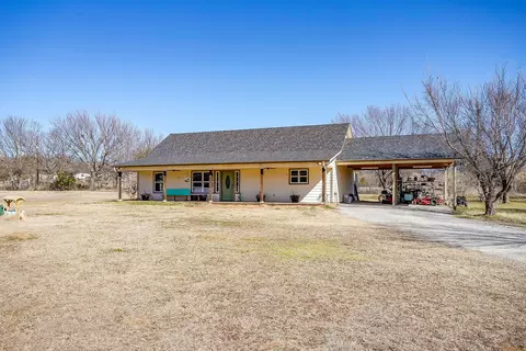 Exterior - 301 Willow Cir, Springtown, TX 76082 photo 2 of 6