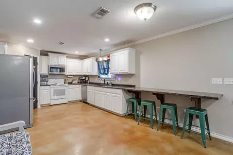 Kitchen - 301 Willow Cir, Springtown, TX 76082 photo 2 of 3