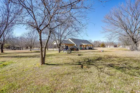 Exterior - 301 Willow Cir, Springtown, TX 76082 photo 5 of 6