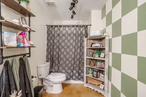 Bath - 301 Willow Cir, Springtown, TX 76082 photo 5 of 5