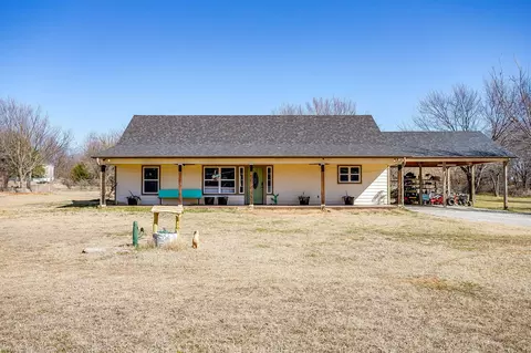 Exterior - 301 Willow Cir, Springtown, TX 76082 photo 1 of 6