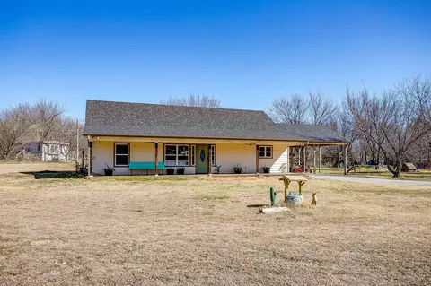 301 Willow Cir, Springtown, TX 76082