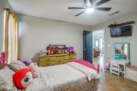 Bedroom - 301 Willow Cir, Springtown, TX 76082 photo 8 of 9