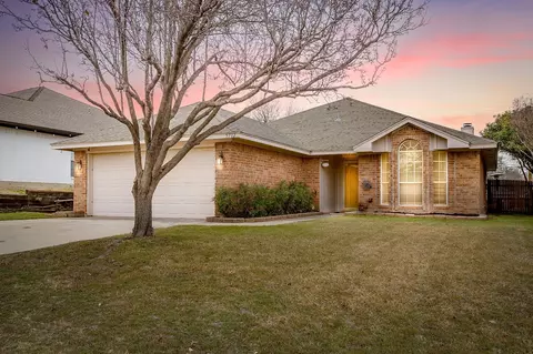 5712 Springtide Dr, Fort Worth, TX 76135