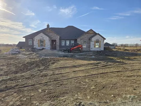 114 Hillview Trl, Decatur, TX 76234