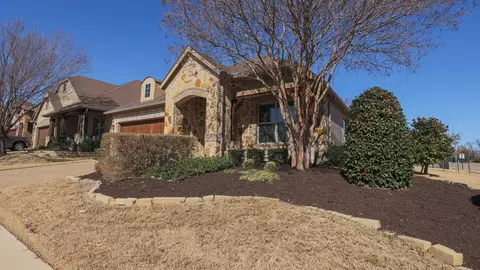 3017 Bella Lago Dr, Denton, TX 76210