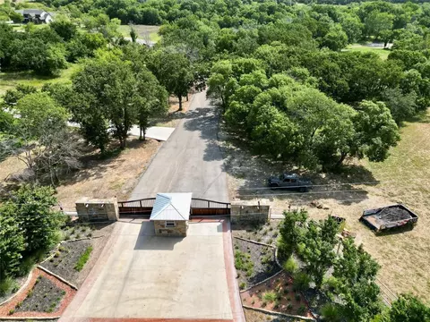 1065 Woodland Rd, Weatherford, TX 76088