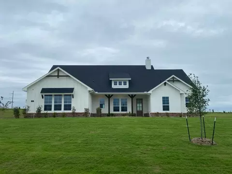 129 Hillview Trl, Decatur, TX 76234