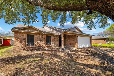 4238 Emerson Dr, Grand Prairie, TX 75052