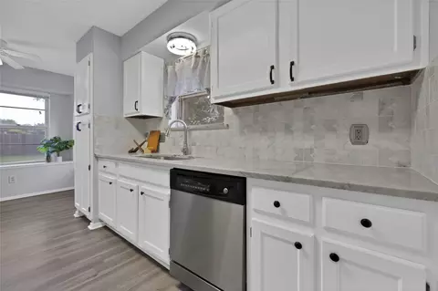 7357 Channel View Dr, Fort Worth, TX 76133