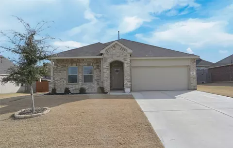 1212 Almond Rd, Azle, TX 76020