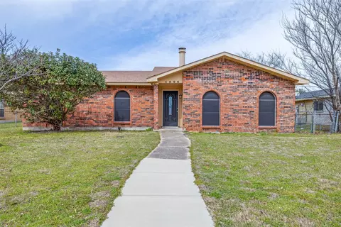 1906 Stockton Trl, Grand Prairie, TX 75052