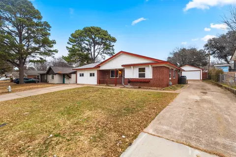 501 Franklin Dr, Euless, TX 76040
