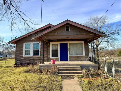 304 E 1st Ave, Corsicana, TX 75110