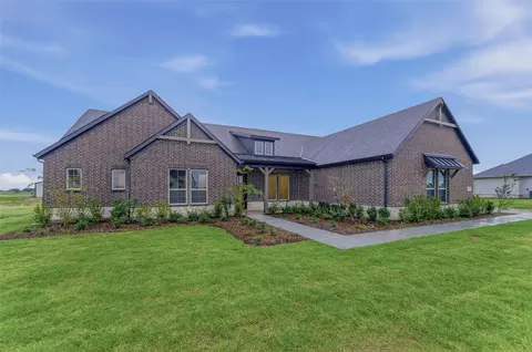 Exterior - 2208 Continent Ct, Krum, TX 76249 photo 4 of 8