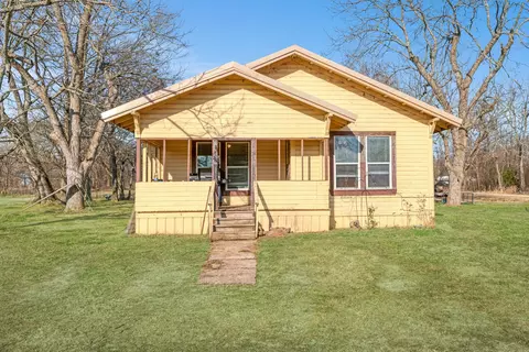 5366 Farm Road 2573, Clarksville, TX 75426