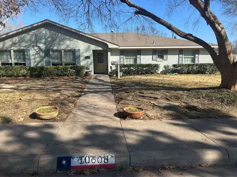 10608 Royal Club Ln, Dallas, TX 75229