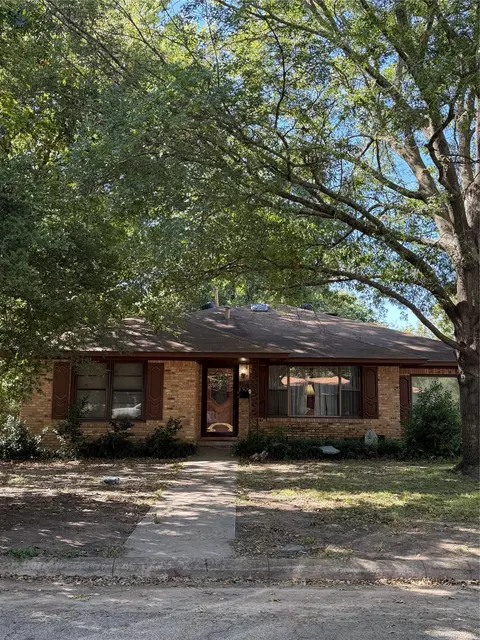 509 N Chestnut St, Gainesville, TX 76240