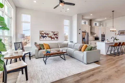 13325 Bee St #105, Farmers Branch, TX 75234