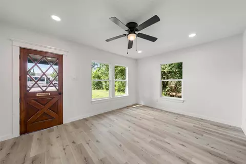 Living - 103 E Stegall Dr, Robinson, TX 76706 photo 2 of 2