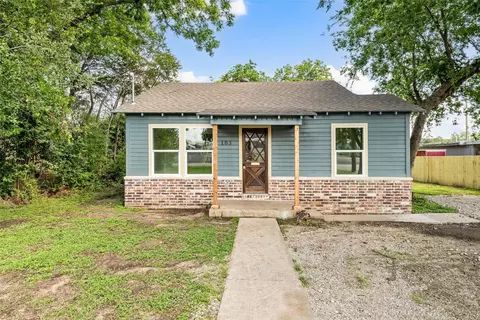 Exterior - 103 E Stegall Dr, Robinson, TX 76706 photo 2 of 4