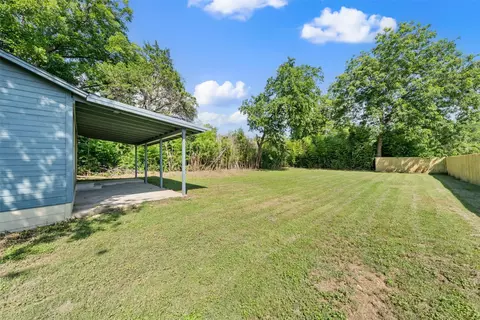 Exterior - 103 E Stegall Dr, Robinson, TX 76706 photo 3 of 4