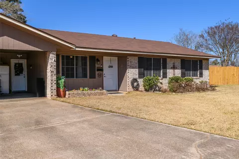 1913 Venus Cir, Bossier City, LA 71112