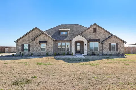800 Majors Rd, Van Alstyne, TX 75495