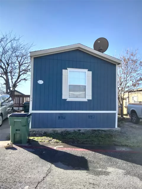 709 N Collins Fwy #70, Howe, TX 75459