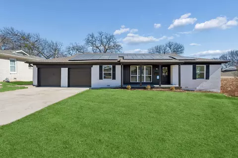 808 Lee Dr, Bedford, TX 76022