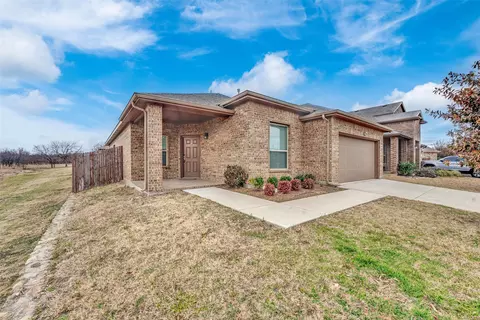 144 Creek Terrace Dr, Saginaw, TX 76179