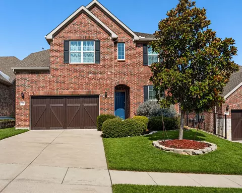 208 Copper Canyon Dr, Lewisville, TX 75067