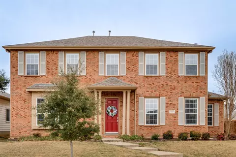 1718 E Branch Hollow Dr, Carrollton, TX 75007