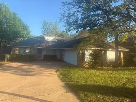 5604 Trail Crest Dr, Arlington, TX 76017