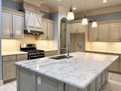 337 Lucille St, Irving, TX 75060