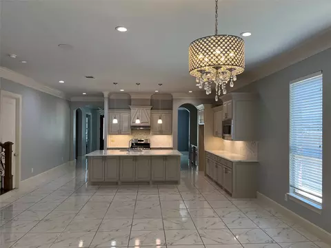 337 Lucille St, Irving, TX 75060