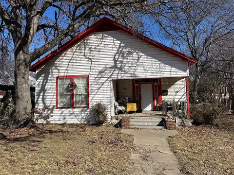 700 N Clinton Ave, Dallas, TX 75208