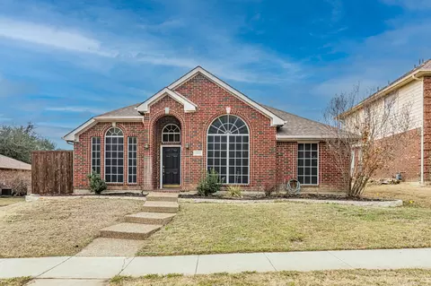 2878 Crestview Dr, Lewisville, TX 75067