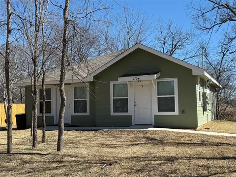 1704 E 3rd St, Lampasas, TX 76550 photo 2