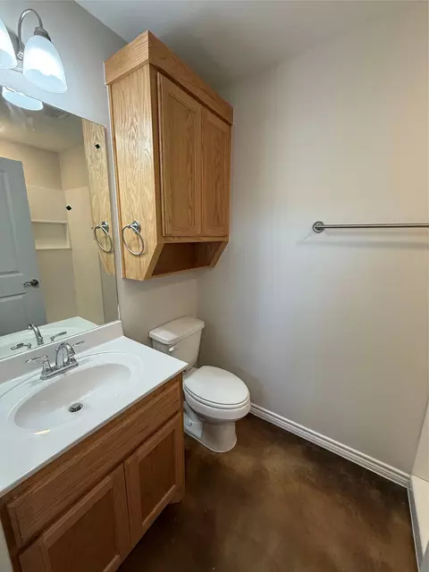 1704 E 3rd St, Lampasas, TX 76550 photo 8