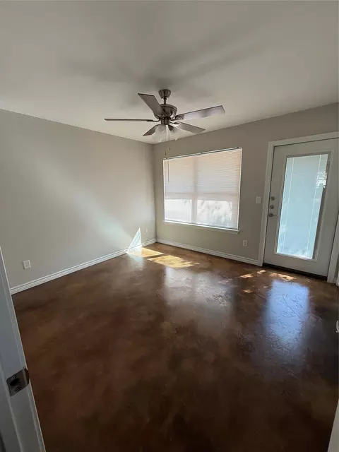 1704 E 3rd St, Lampasas, TX 76550 photo 10