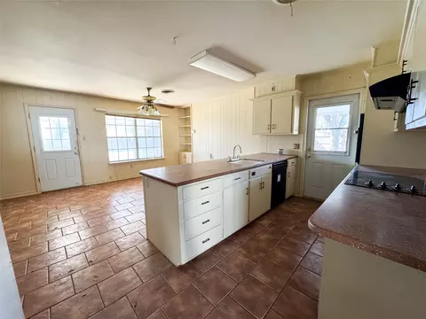 Kitchen - 1005 N 7th St, Haskell, TX 79521 photo 1 of 4
