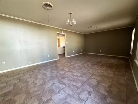 Living - 1005 N 7th St, Haskell, TX 79521 photo 1 of 5
