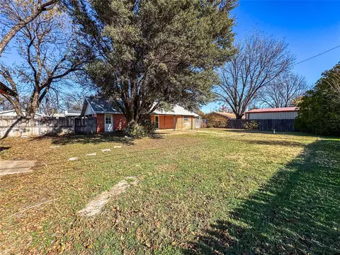 Exterior - 1005 N 7th St, Haskell, TX 79521 photo 6 of 7