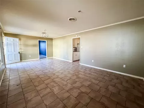 Living - 1005 N 7th St, Haskell, TX 79521 photo 3 of 5