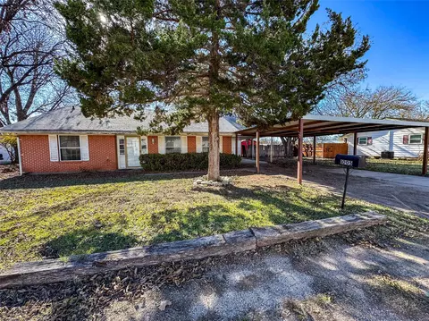 1005 N 7th St, Haskell, TX 79521