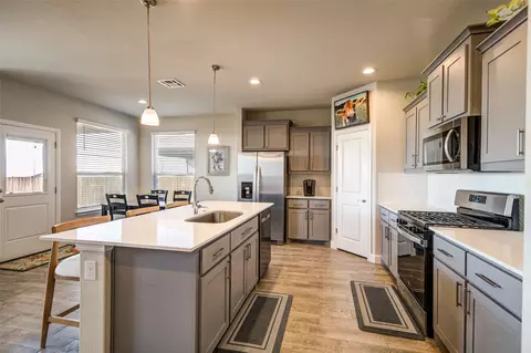 145 Hawksbill Ln, Rhome, TX 76078