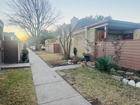 3045 Park Ln #1016, Dallas, TX 75220