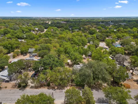 2909 N 17th St, Waco, TX 76708